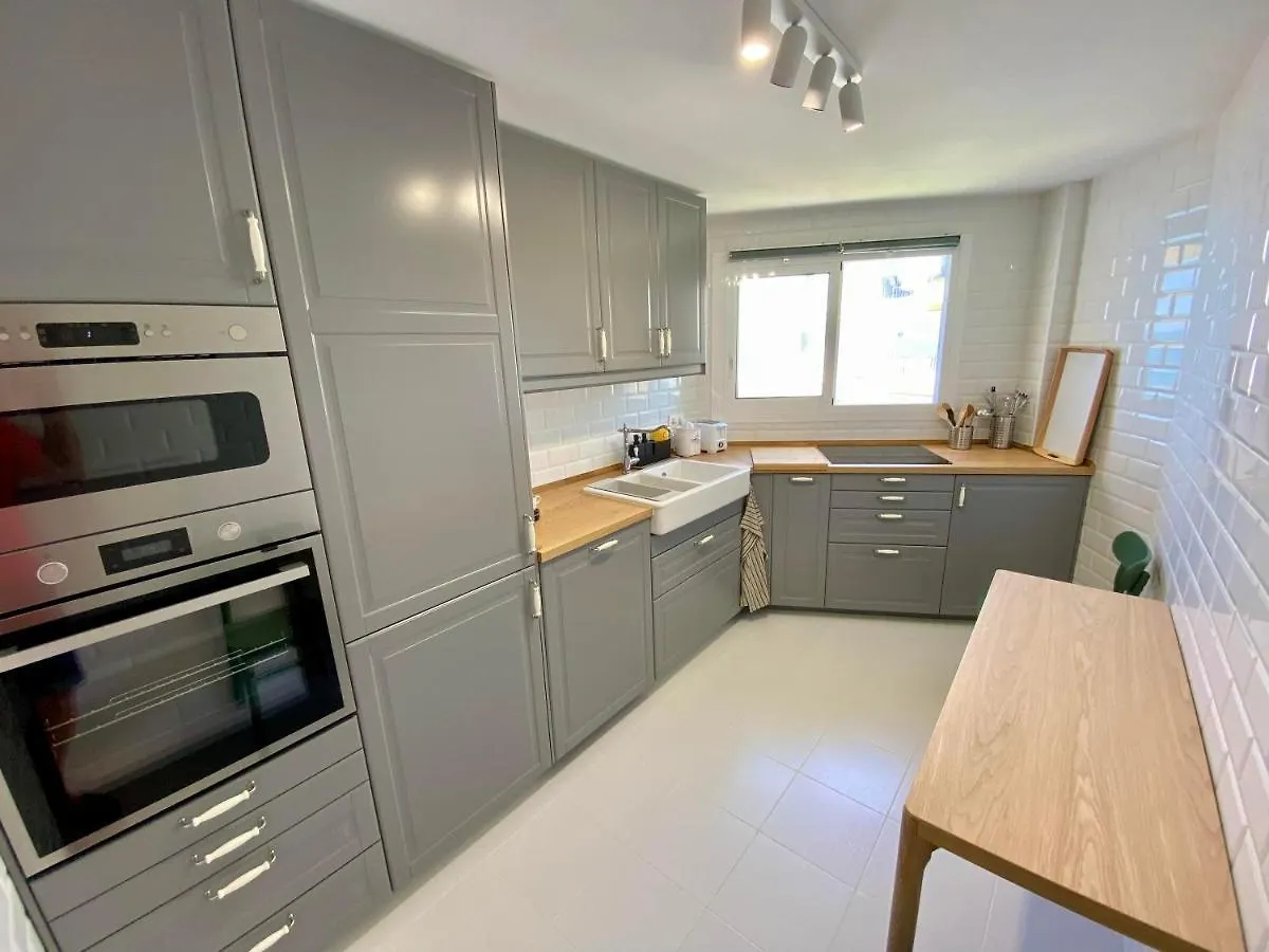 Apartment Overlooking The Beach Marbella