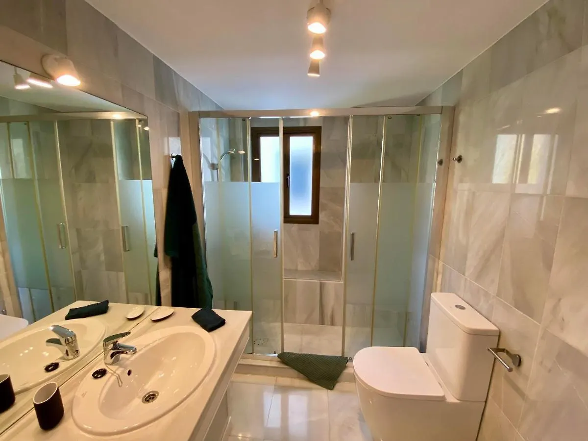 Apartment Overlooking The Beach Marbella